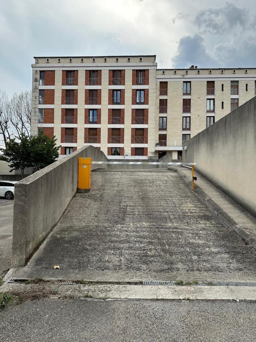 Parking en Location à Avignon